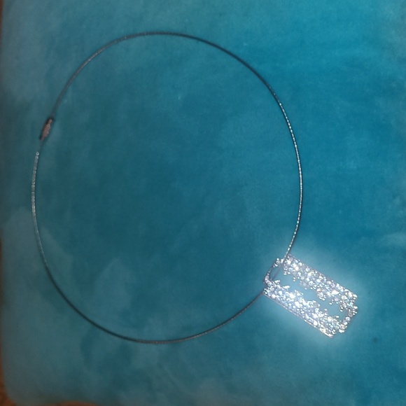 Faux Razorblade Necklace - Picture 4 of 6